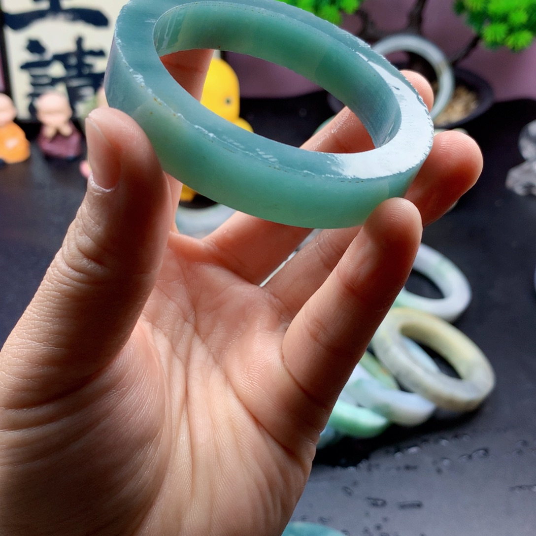 谁***定制翡翠未镶嵌翡翠手镯