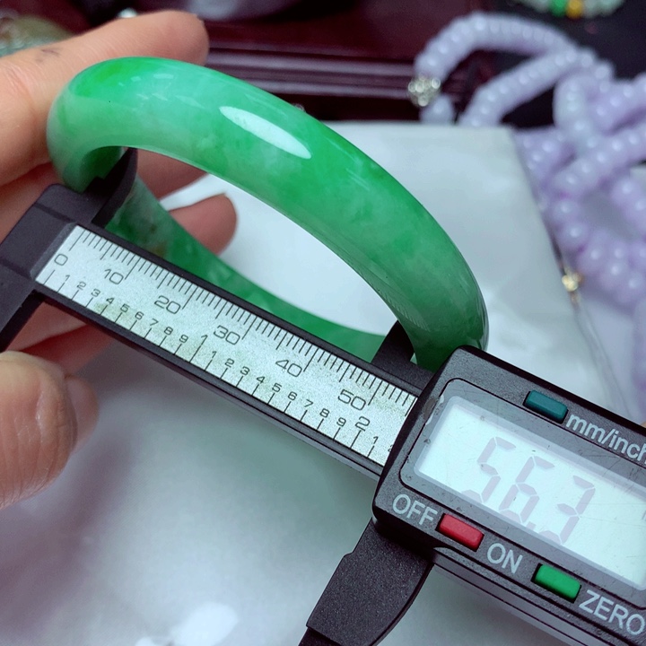 翡翠手镯未镶嵌手镯