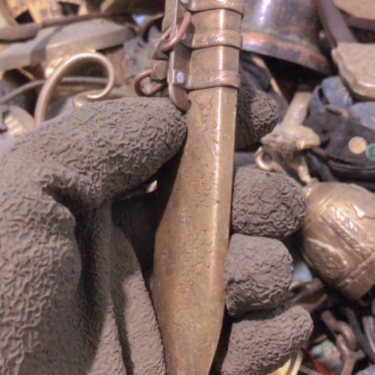 布***帕闪电购铜摆件工艺品