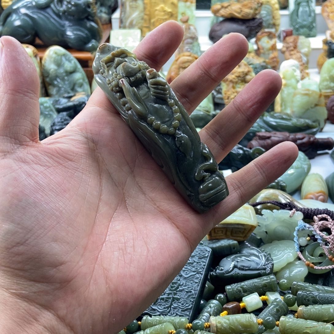 猫***眼岫岩河磨玉（透闪石质玉）未镶嵌挂件