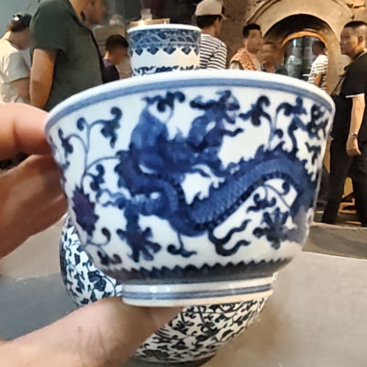 三哥柴窑青花龙纹主人杯。