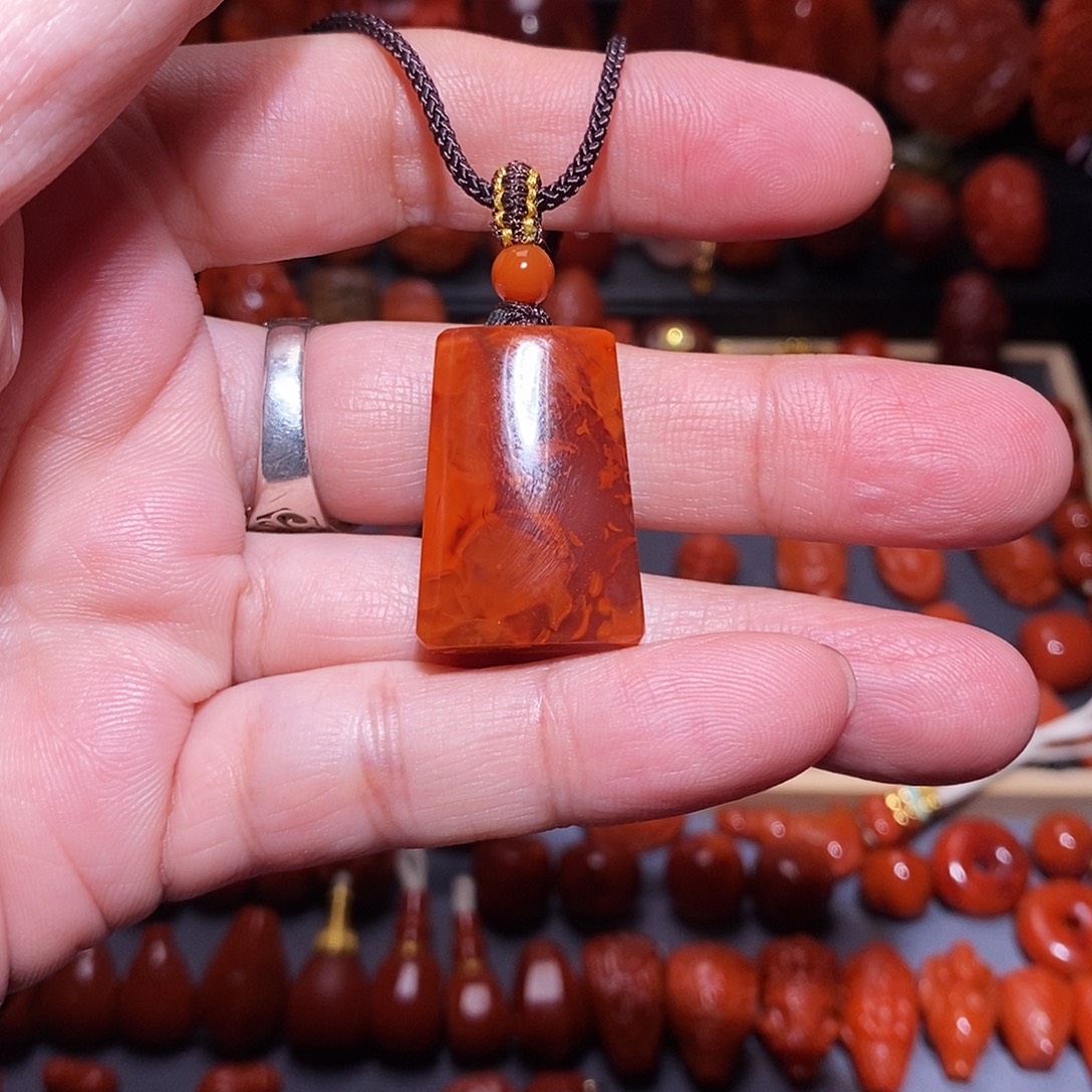 南红玛瑙未镶嵌火焰吊坠