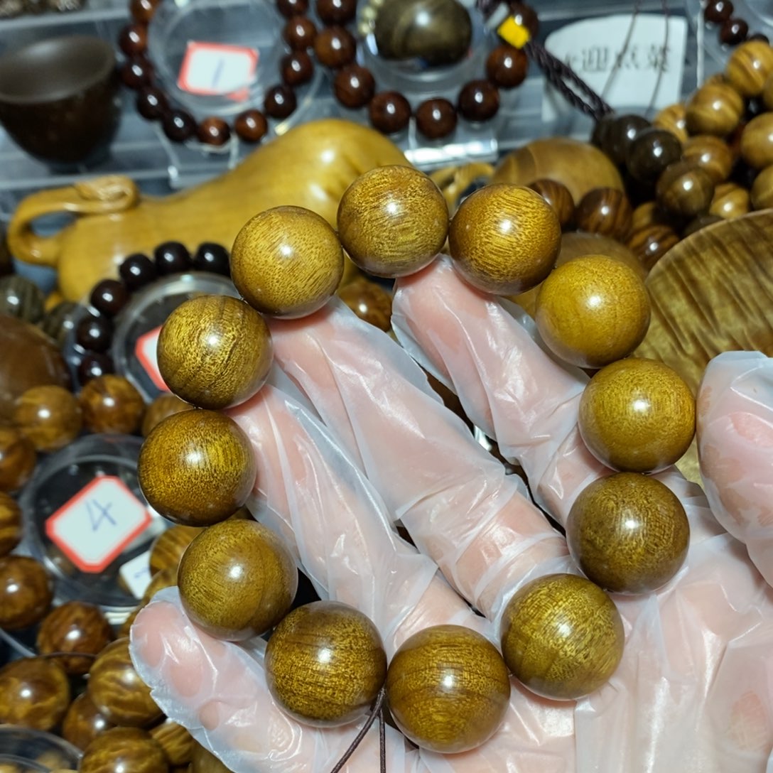 金丝楠木雕工艺品20