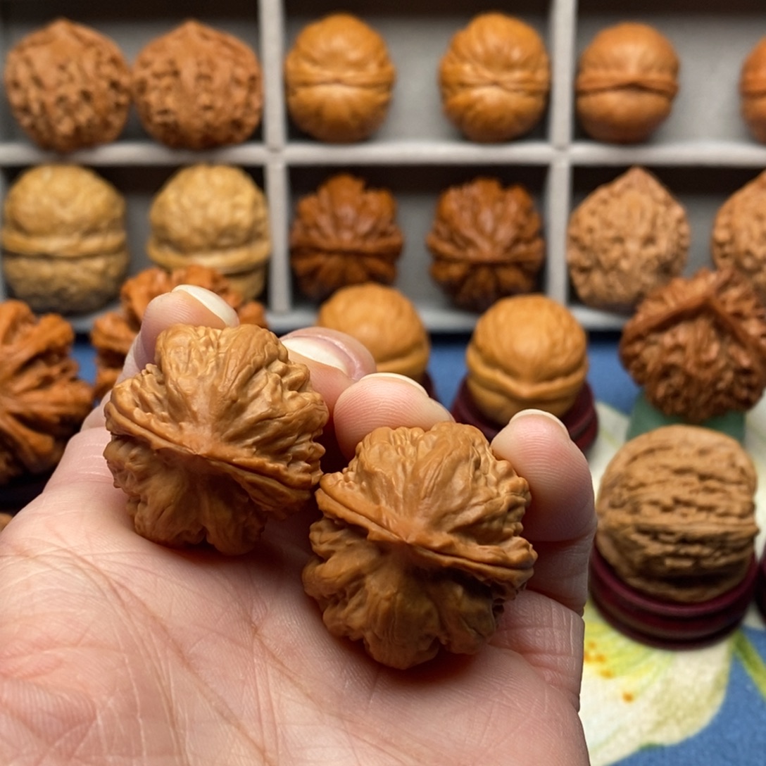 把件文玩核桃小赤龙