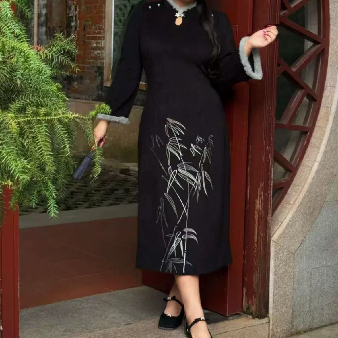 胖MM2025秋冬新款加绒国风新中式文艺复古长款刺绣大码旗袍 