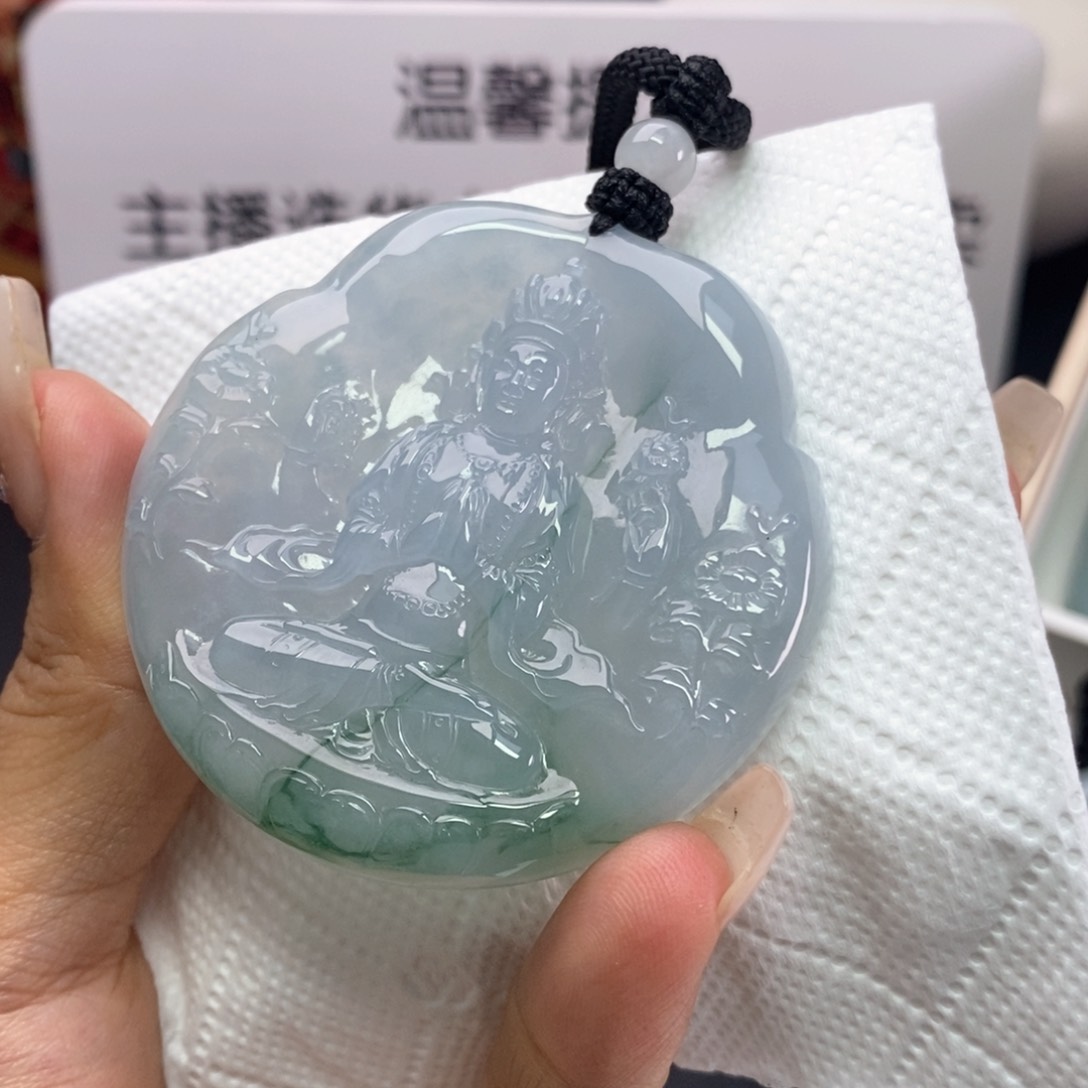 翡翠挂件未镶嵌翡翠