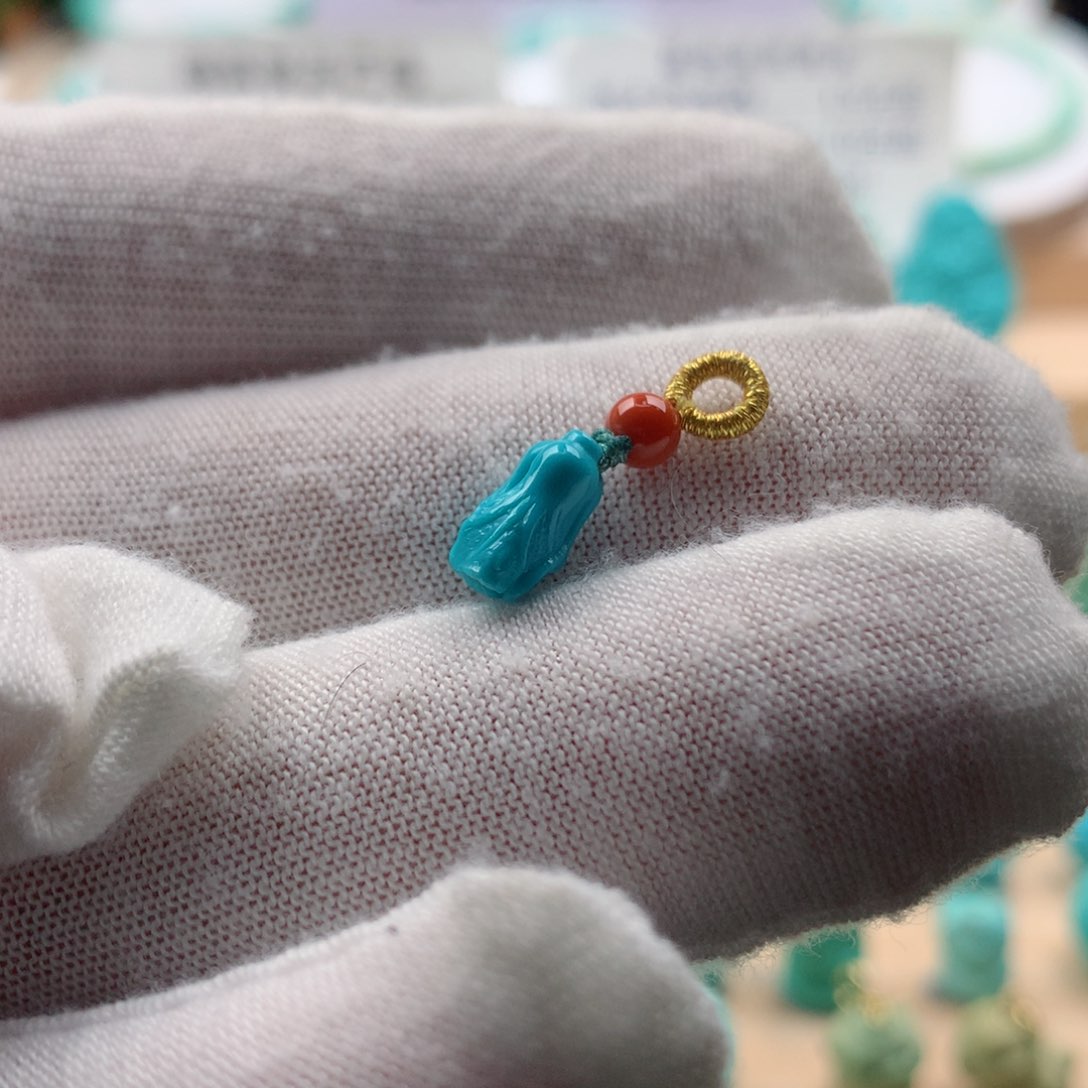 绿松石配饰未镶嵌