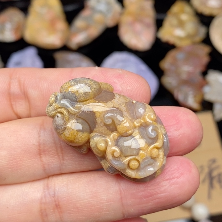 硅化珊瑚（珊瑚玉）手镯未镶嵌