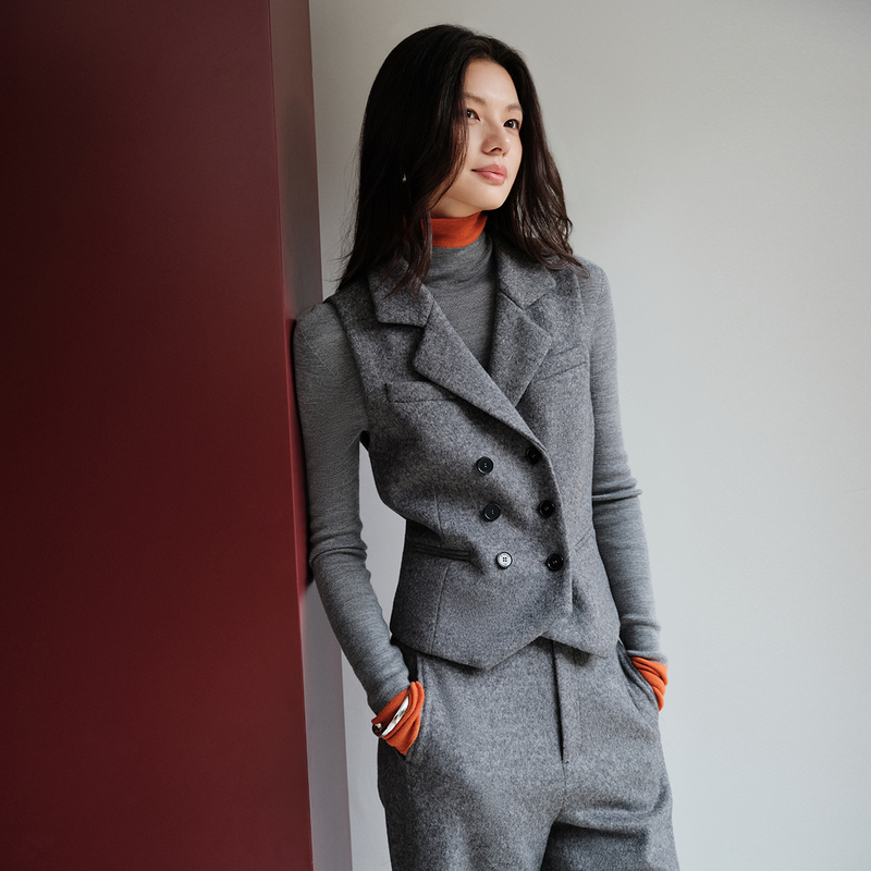 EP雅莹2025新款女装 复古羊毛混纺双排扣双面顺毛呢收腰马甲1020B