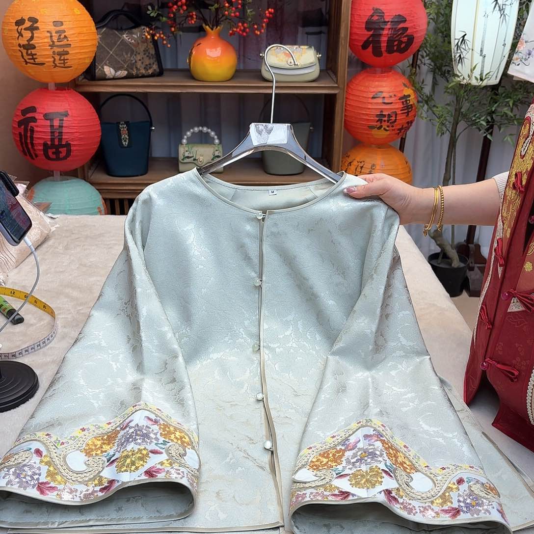 刺绣四季款上衣成衣胸围104