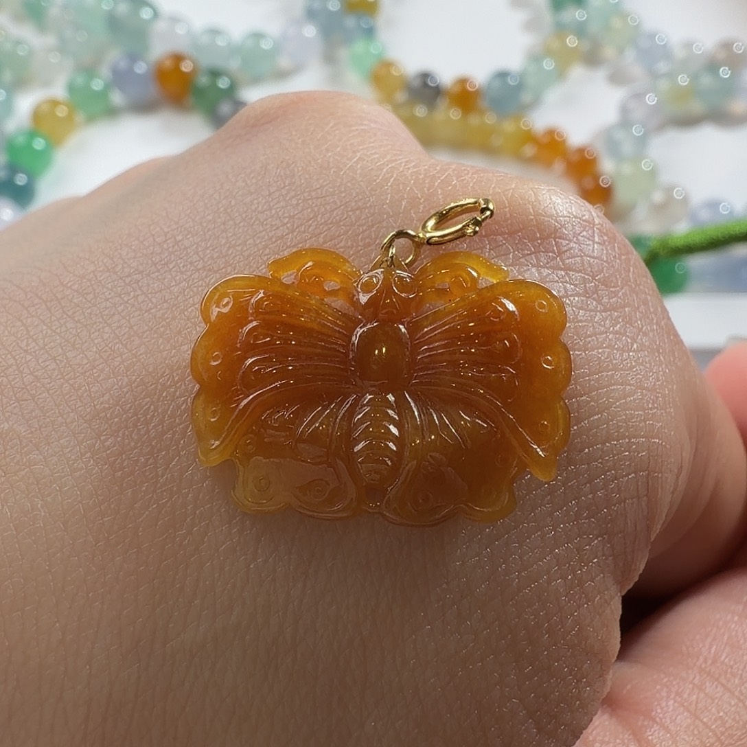 翡翠18K金镶嵌颈饰