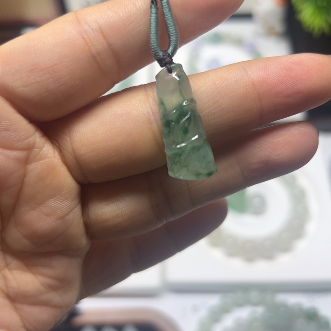 定制翡翠未镶嵌冰飘花竹节