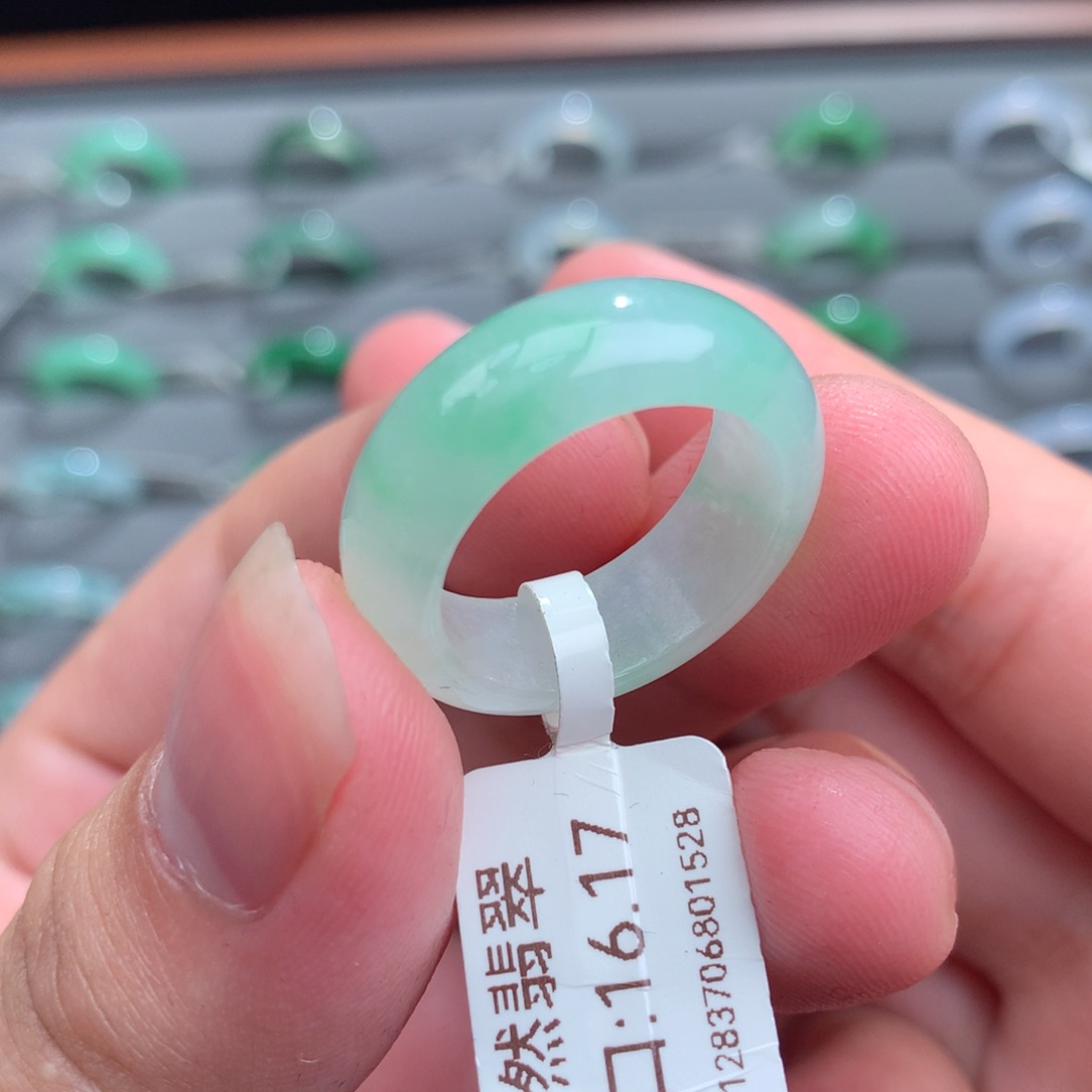 翡翠戒指未镶嵌天然