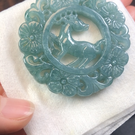 翡翠未镶嵌颈饰缅甸A货，每天下午1点半开播