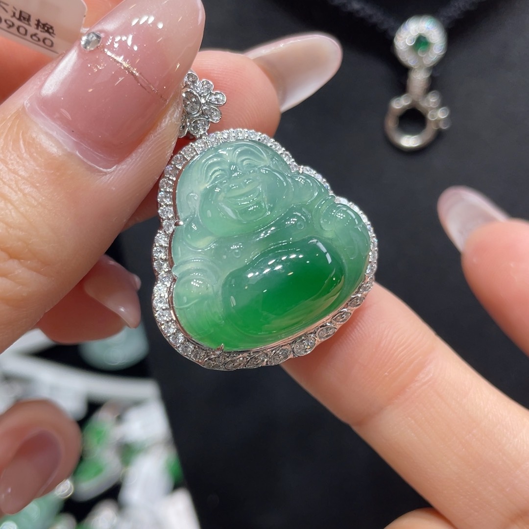 翡翠颈饰18K金镶嵌天然缅甸翡翠a货