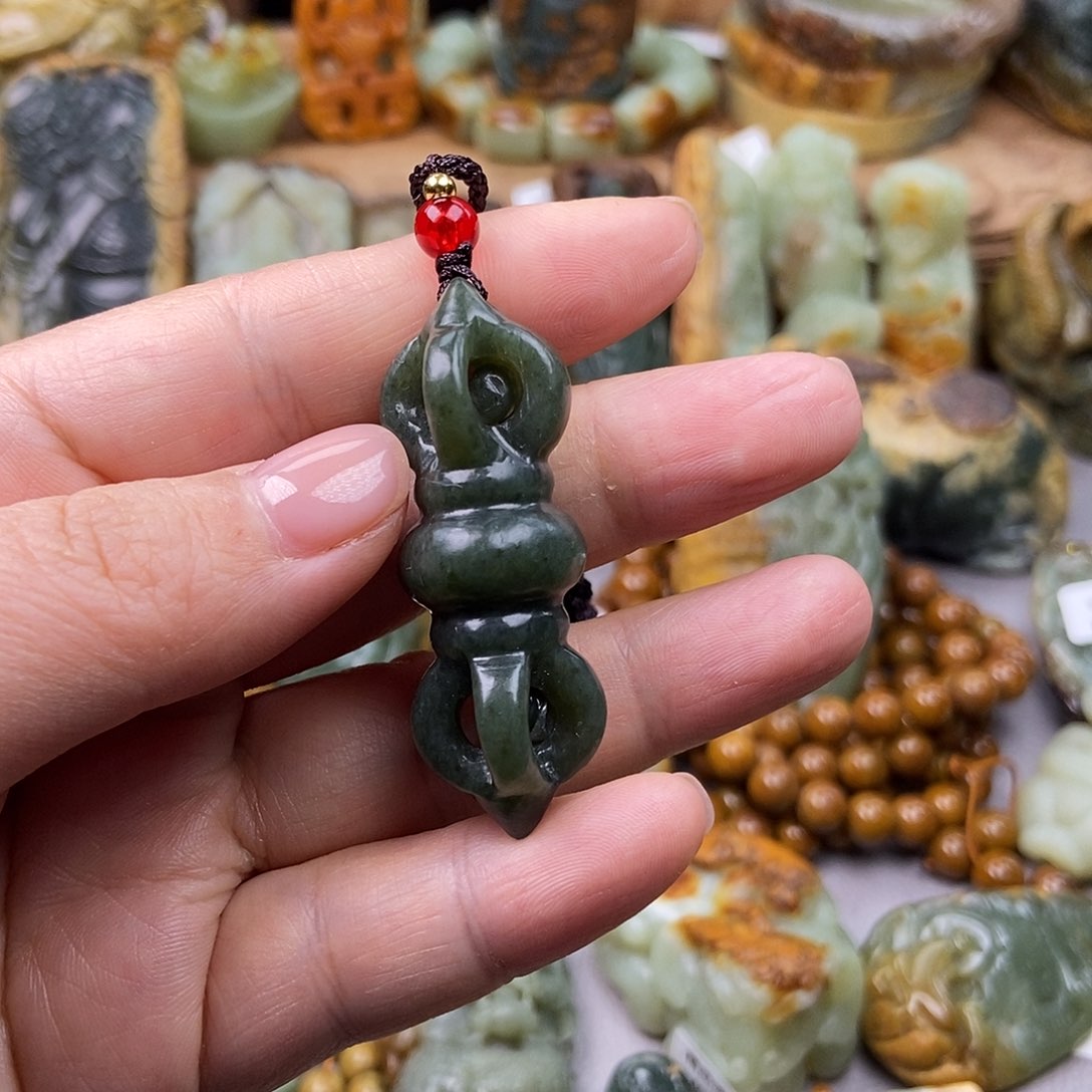 和田玉挂坠未镶嵌