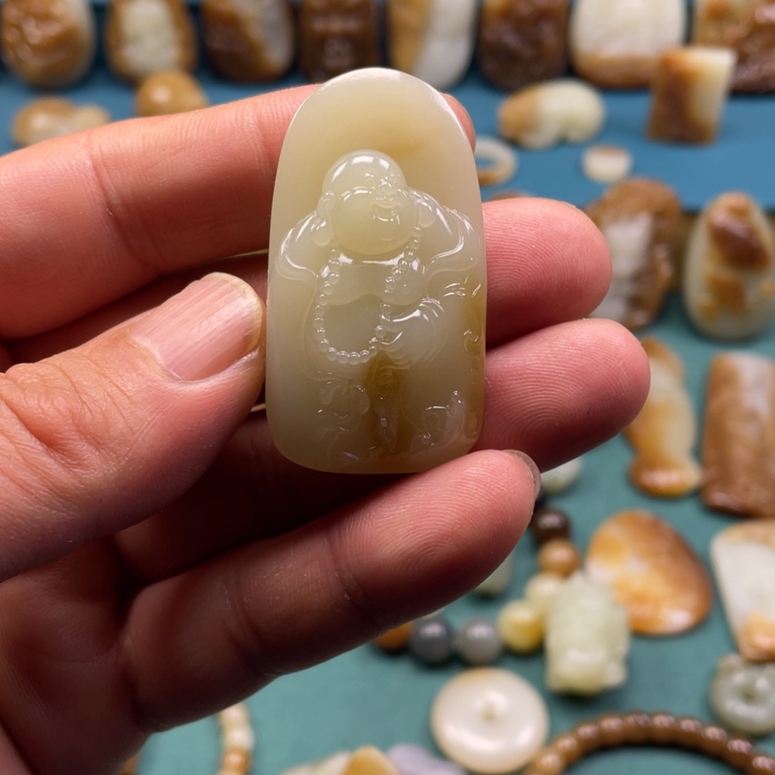 颈饰未镶嵌和田玉