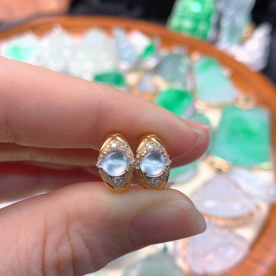 翡翠吊坠(不含链)18K金镶嵌