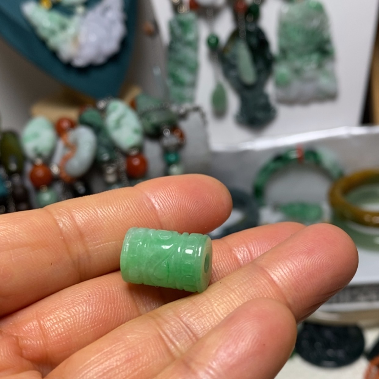 【闪购商品】翡翠吊坠(赠链)未镶嵌