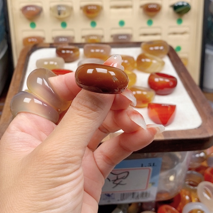 未镶嵌戒指玛瑙/玉髓辣****室