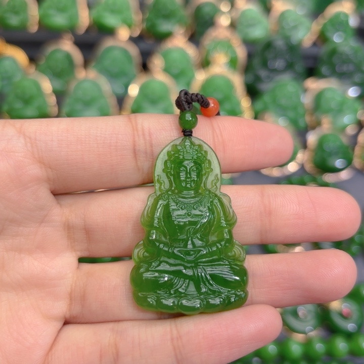 颈饰未镶嵌和田玉（碧玉）