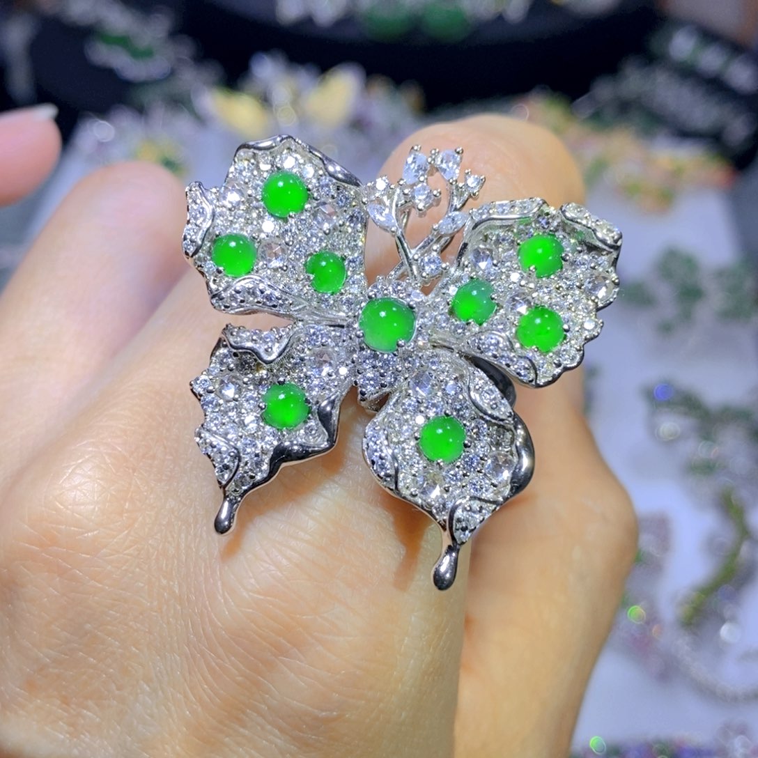 翡翠颈饰银S925镶嵌天然翡翠