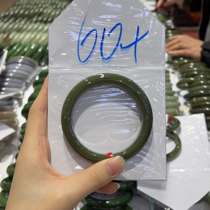 和田玉（糖玉）手镯未镶嵌