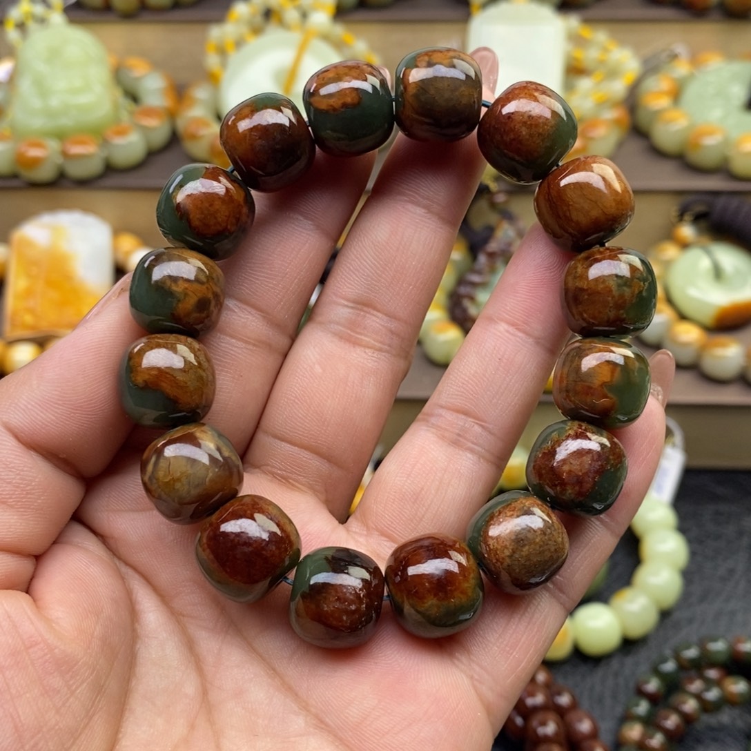 透闪石质玉未镶嵌手串