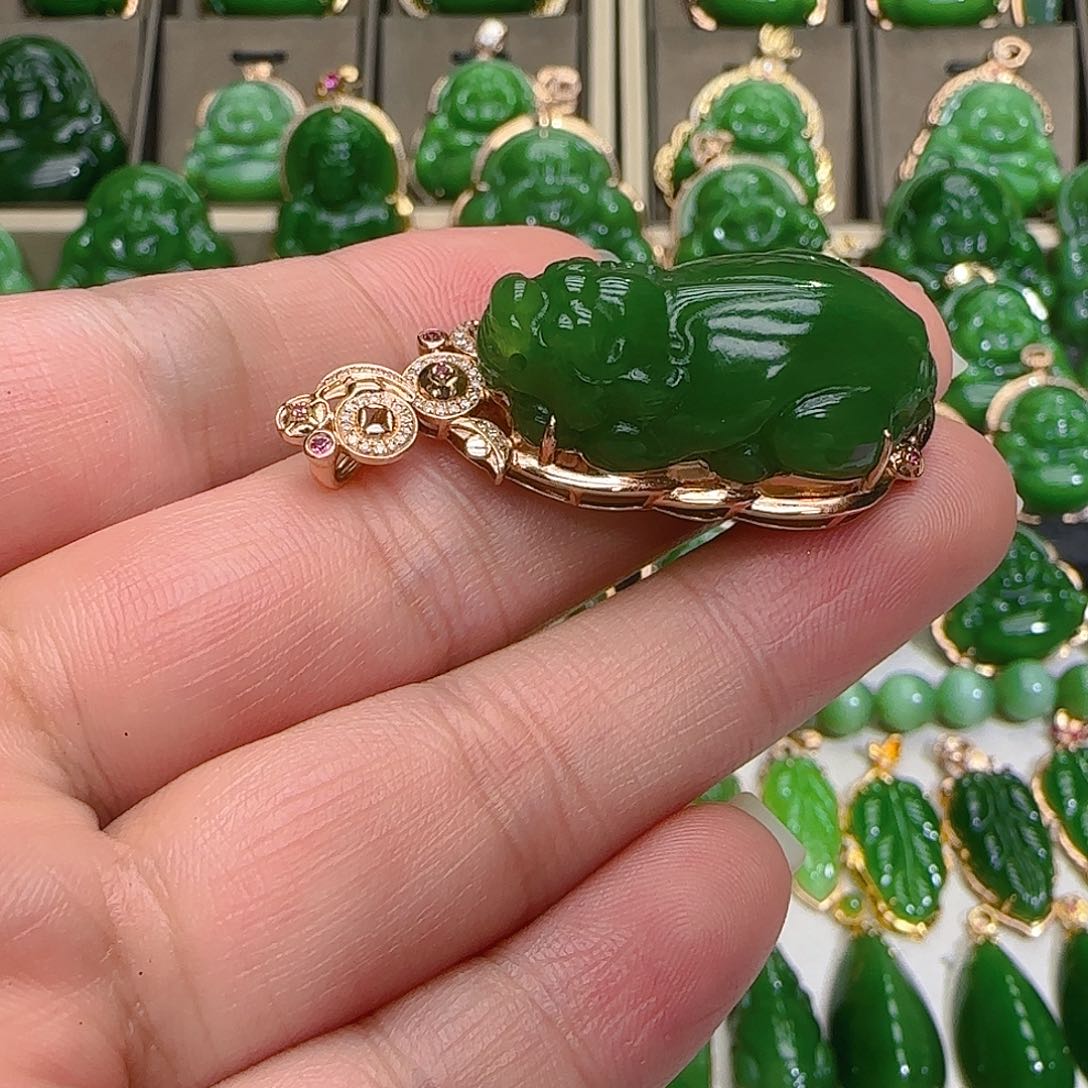 和田玉（碧玉）吊坠(不含链)18K金镶嵌