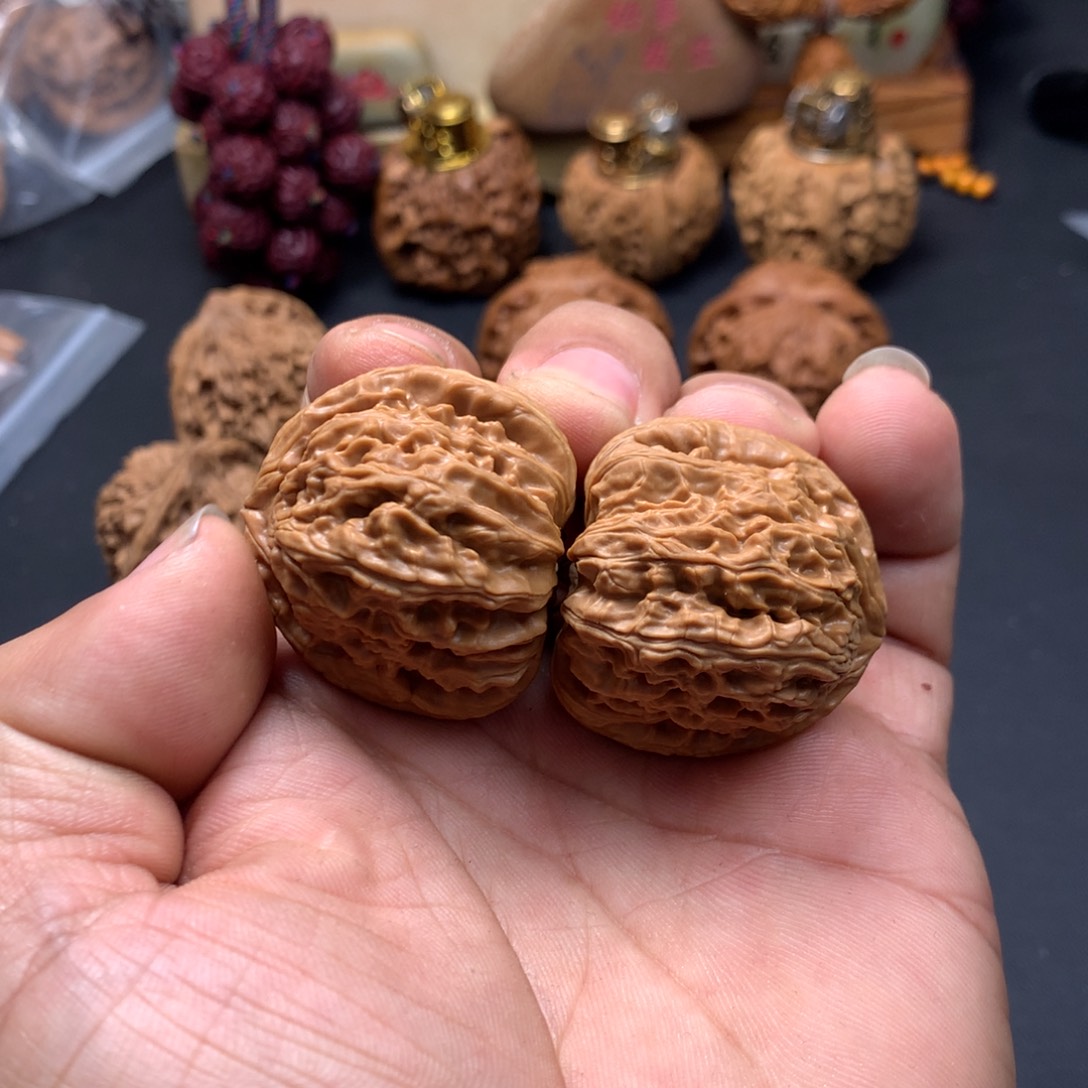 文玩核桃把件白狮子
