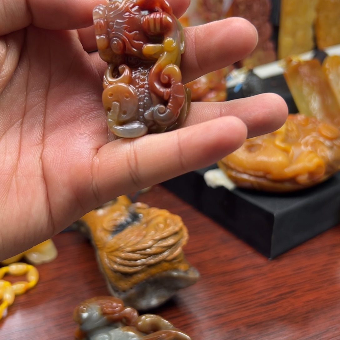 石英质玉（黄龙玉）未镶嵌多样性发货，发其一