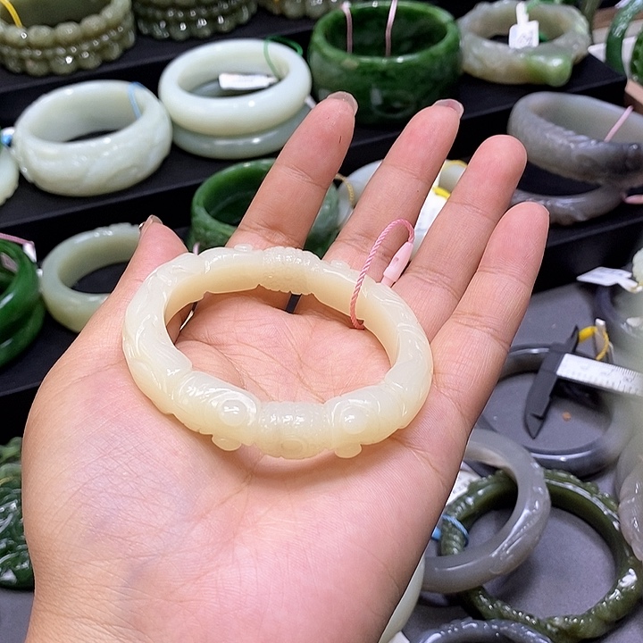 和田玉手镯5455圈口13未镶嵌