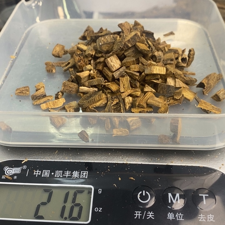 沉香碎屑沉香原材料