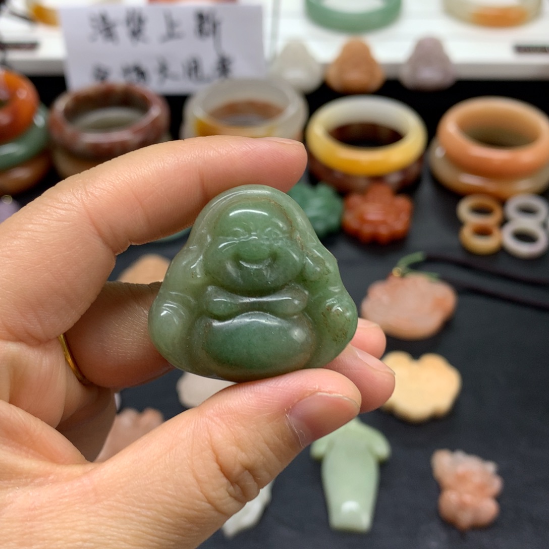 石英质玉吊坠未镶嵌