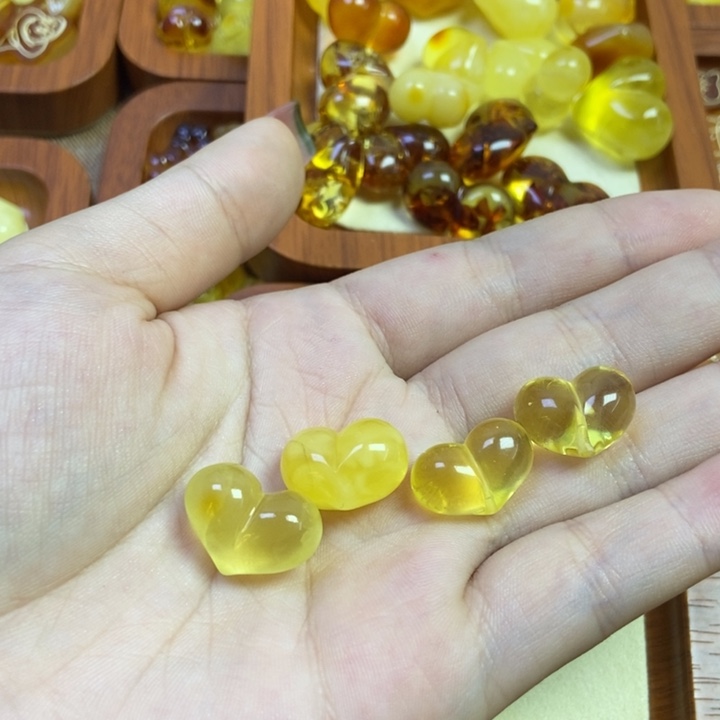 琥珀未镶嵌珠宝奇石屁桃