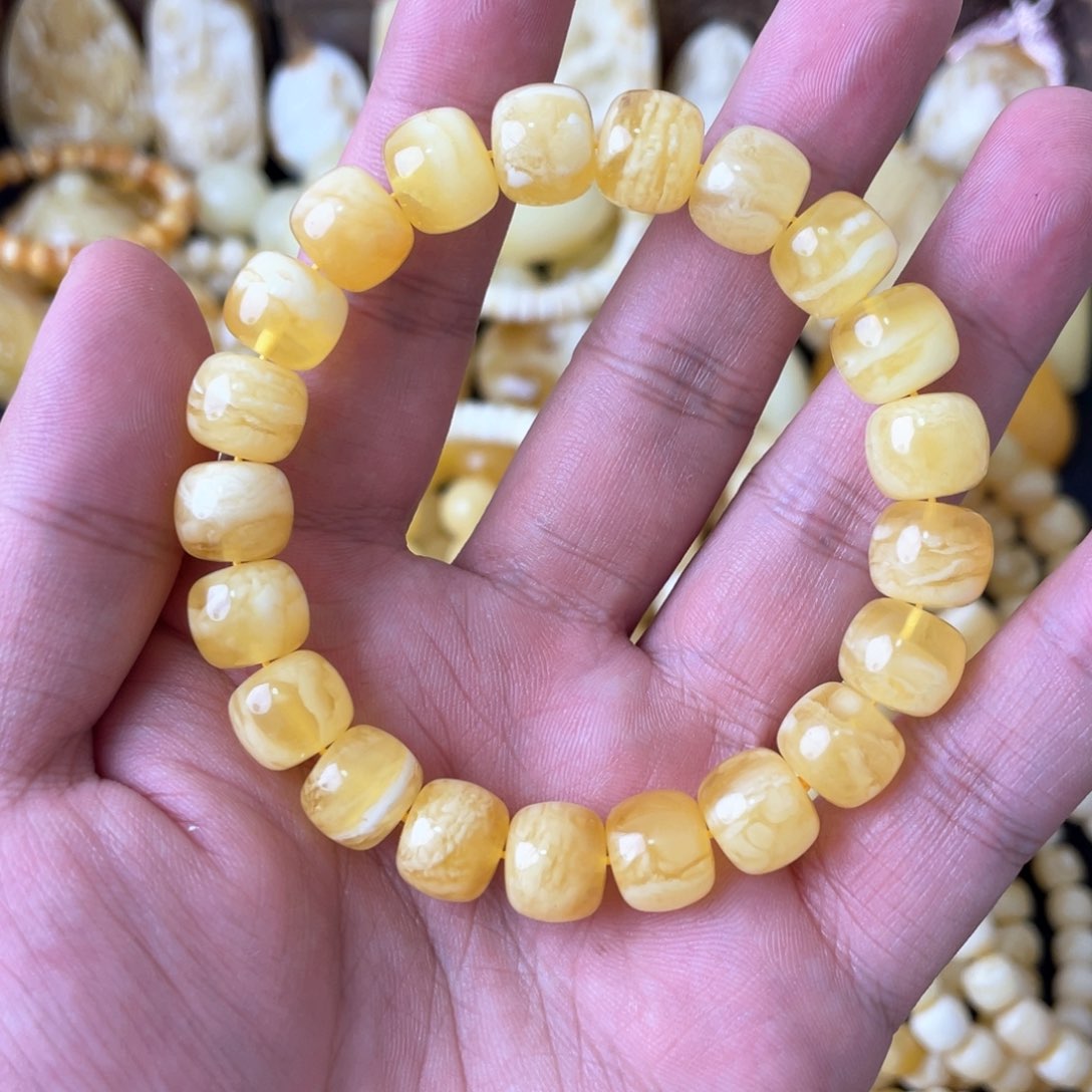 琥珀手串未镶嵌11+俄料金白妖花精工老型手串（微瑕）