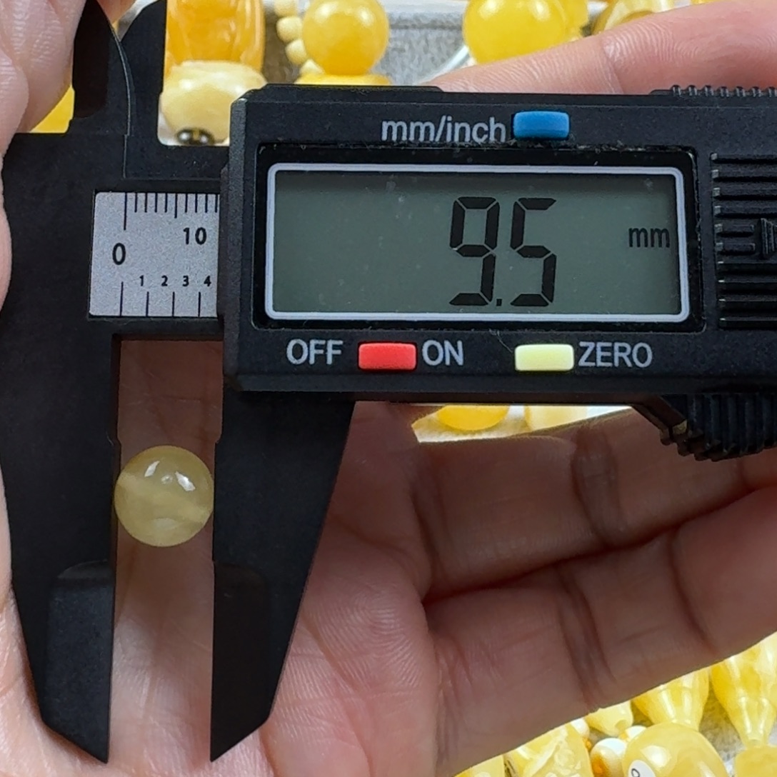 段***哥蜜蜡未镶嵌裸石17杂