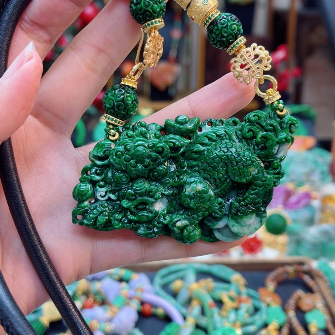 翡翠吊坠(不含链)未镶嵌48小时期了