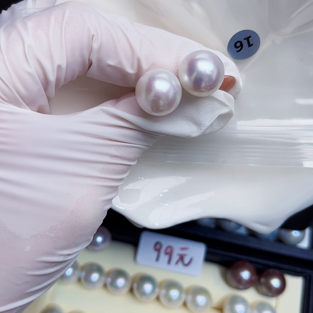 向***走银S925镶嵌淡水珍珠耳饰