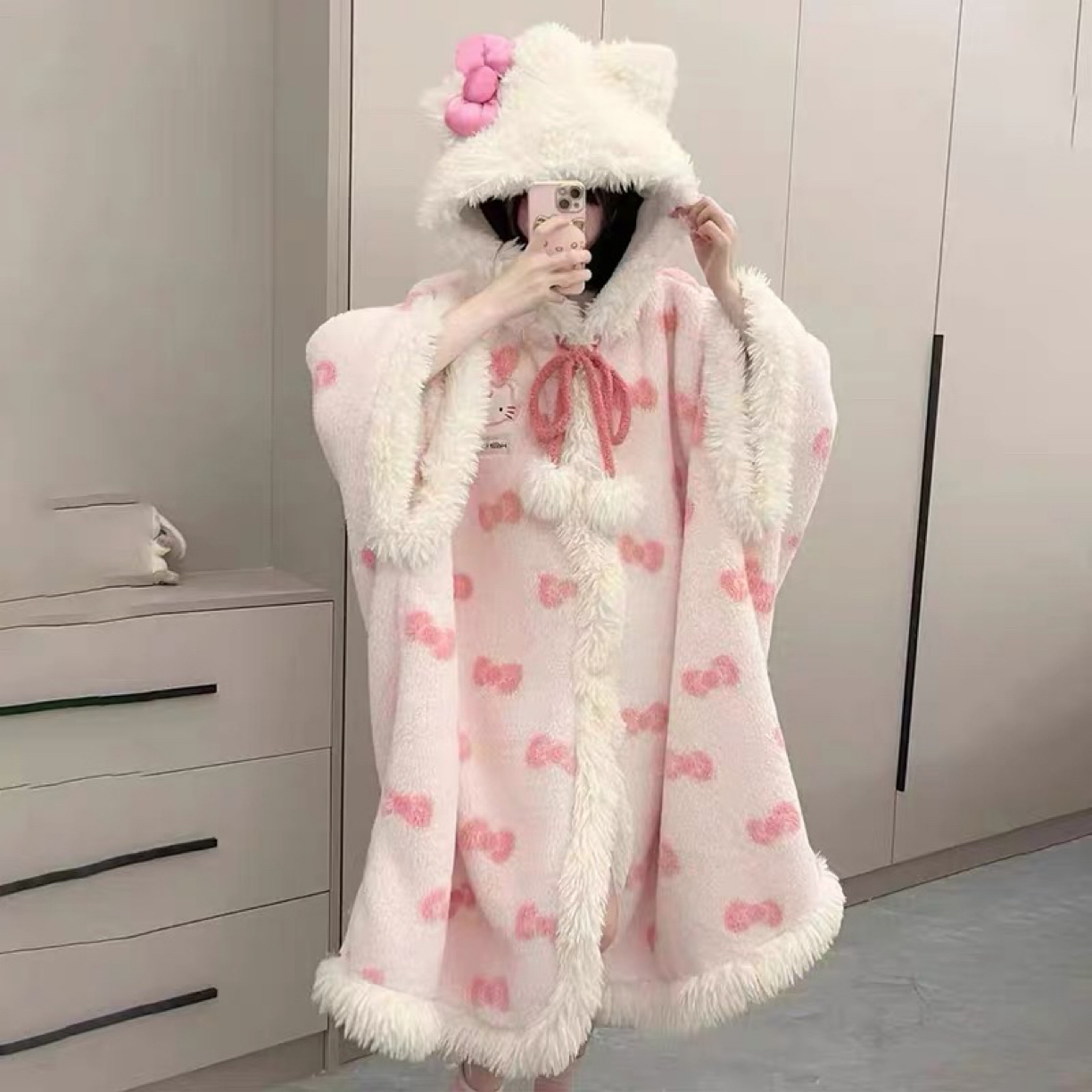 【凯蒂猫】少女蝴蝶结珊瑚绒连帽睡袍睡衣冬季2025新款加绒保暖斗篷