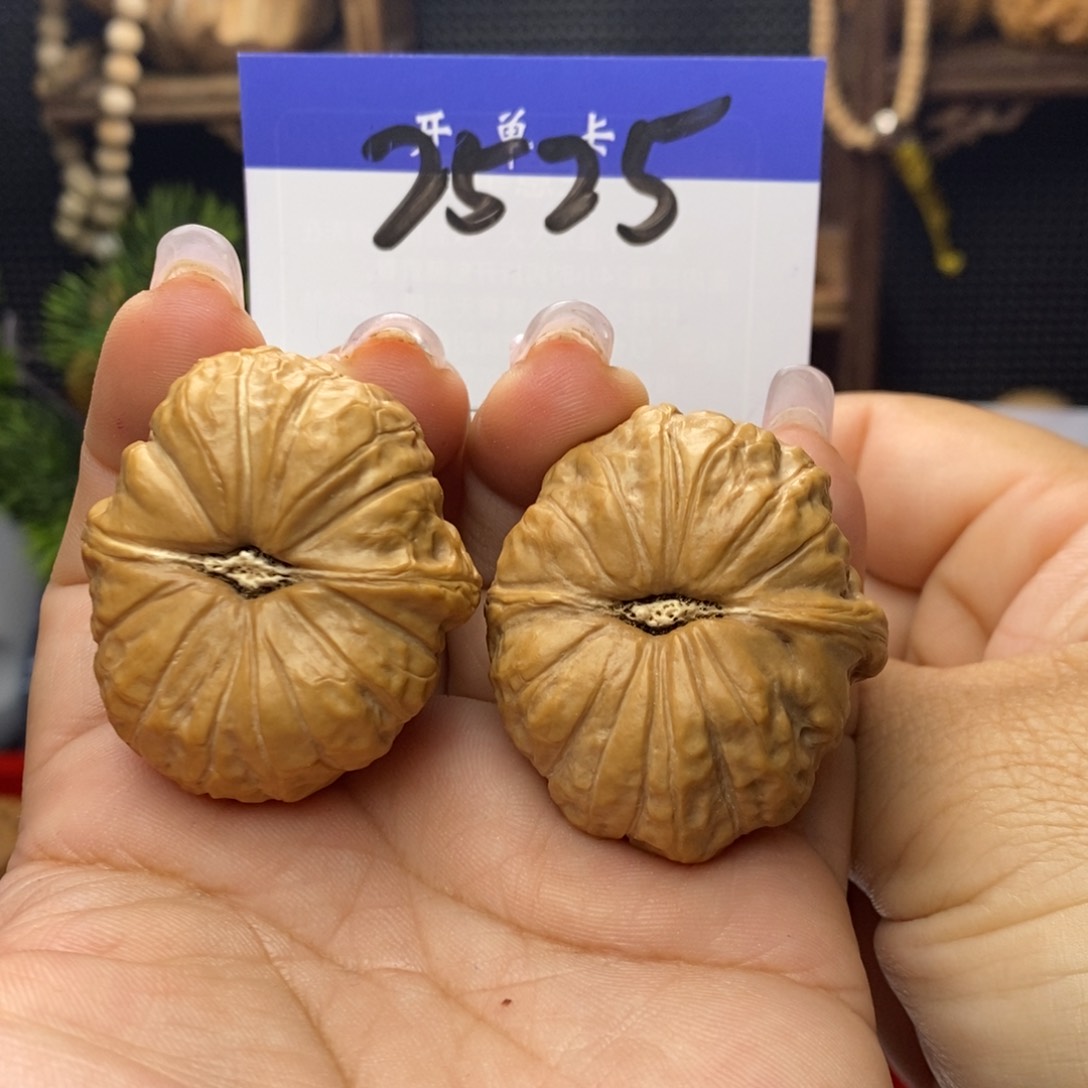 文玩核桃吊坠伤*起南瓜墩。边36。