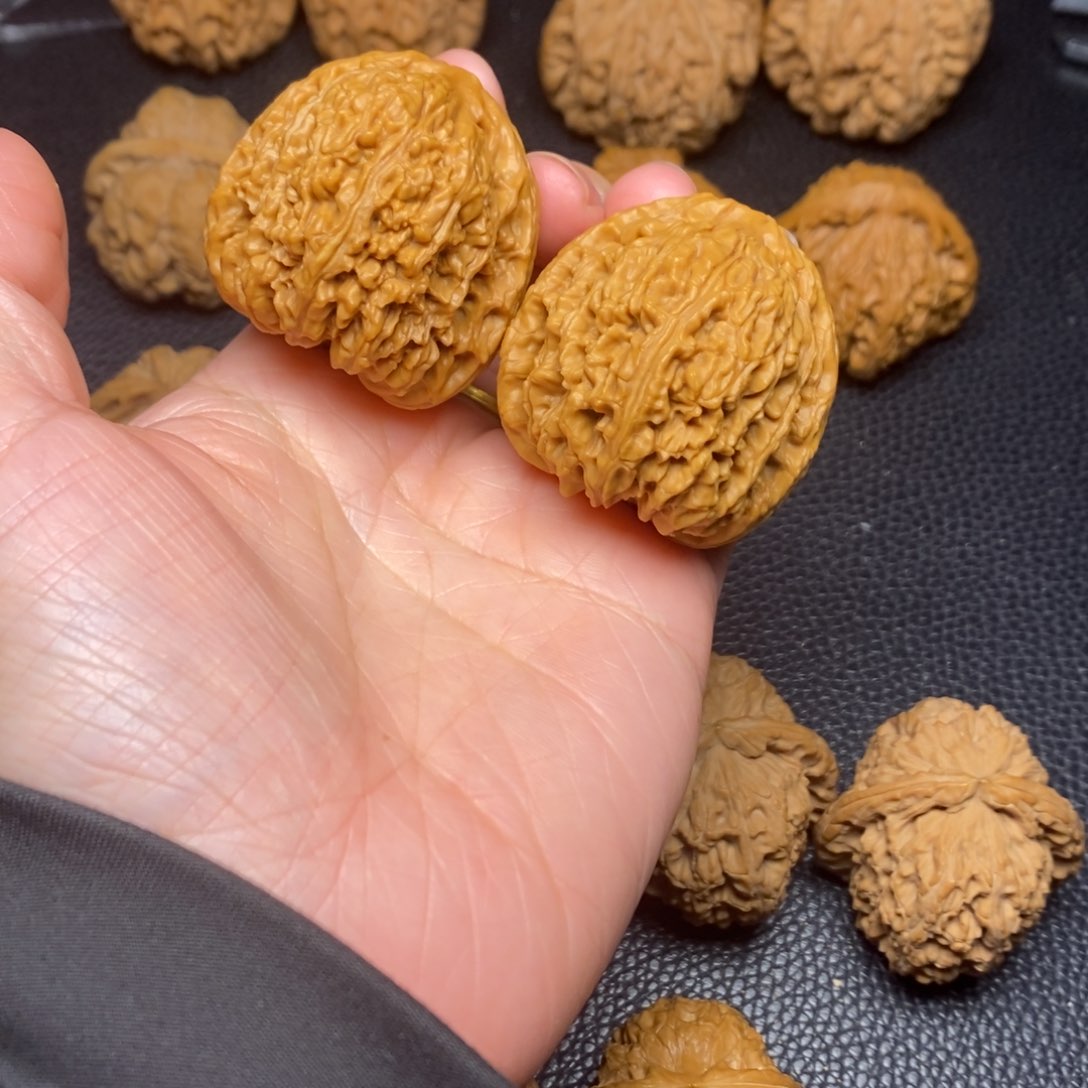 文玩核桃把件南疆石