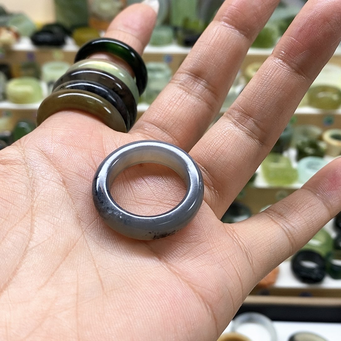 岫玉未镶嵌天然玉石喜**肉