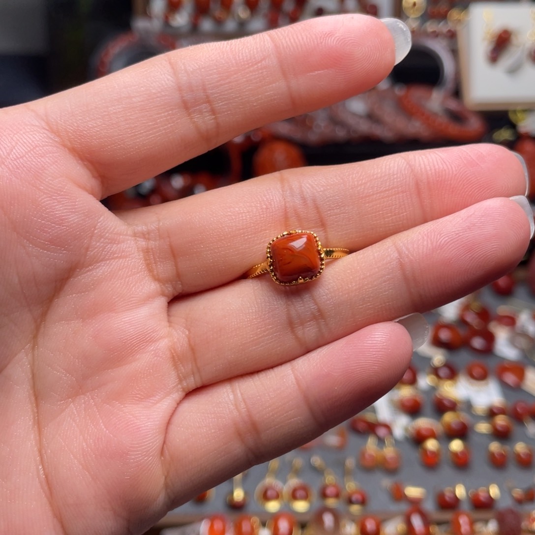 南红玛瑙银S925镶嵌方糖戒指