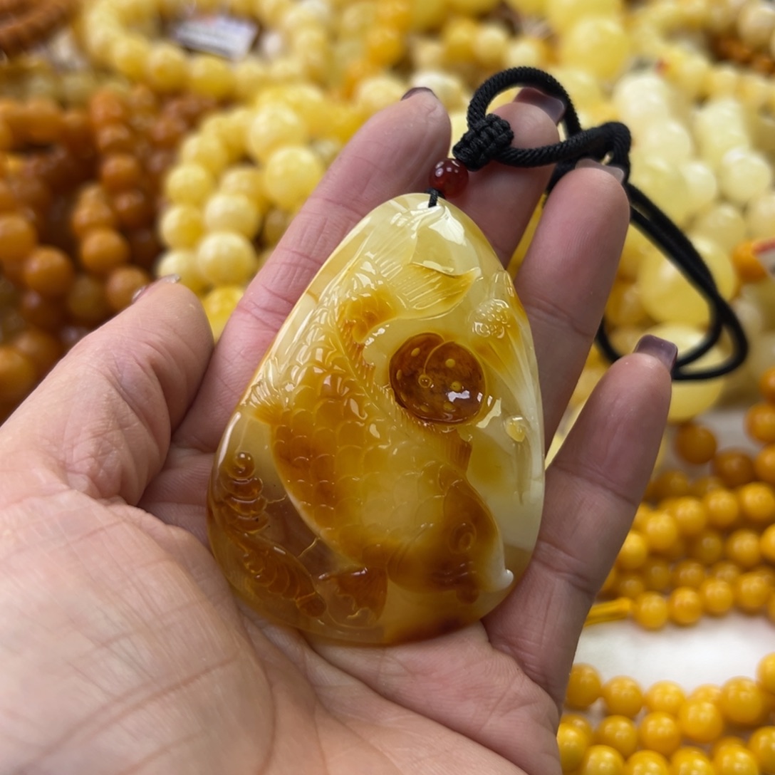 琥珀珠宝奇石未镶嵌