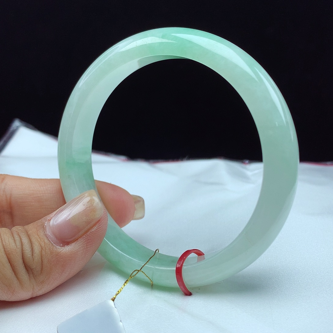 翡翠手镯未镶嵌58圈 2925