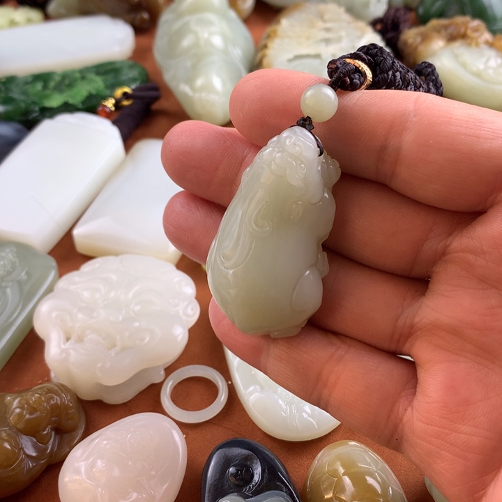 未镶嵌和田玉挂件X****g