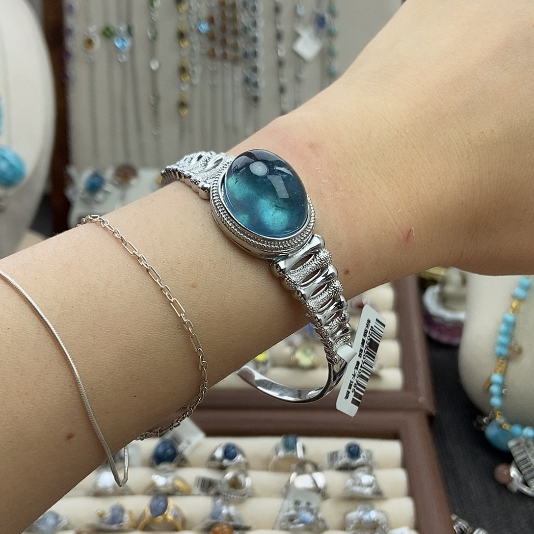 奶****水晶戒指银S925镶嵌海蓝宝手镯740