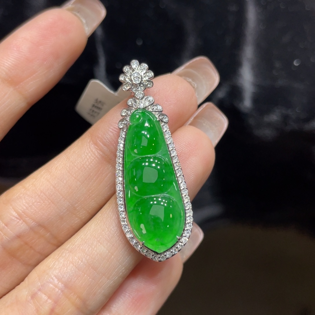 翡翠颈饰18K金镶嵌天然缅甸翡翠