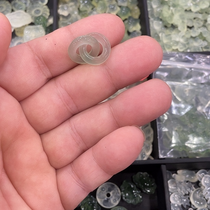 蛇纹石玉合金颈饰